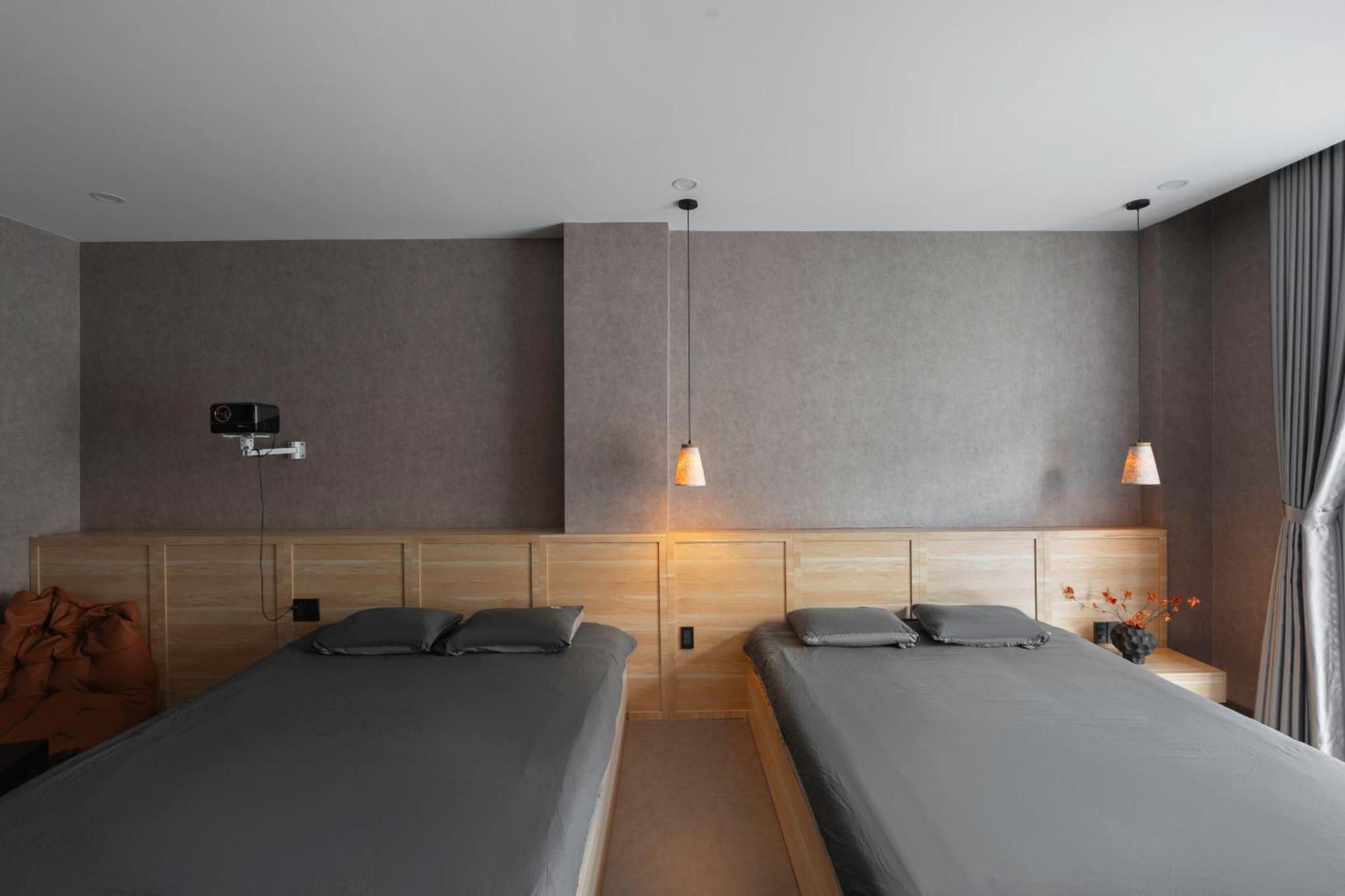 Khách sạn hẻo lánh Zeus Living -