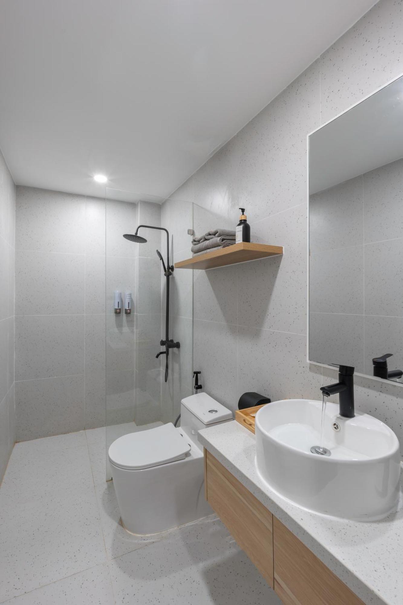 Zeus Living -