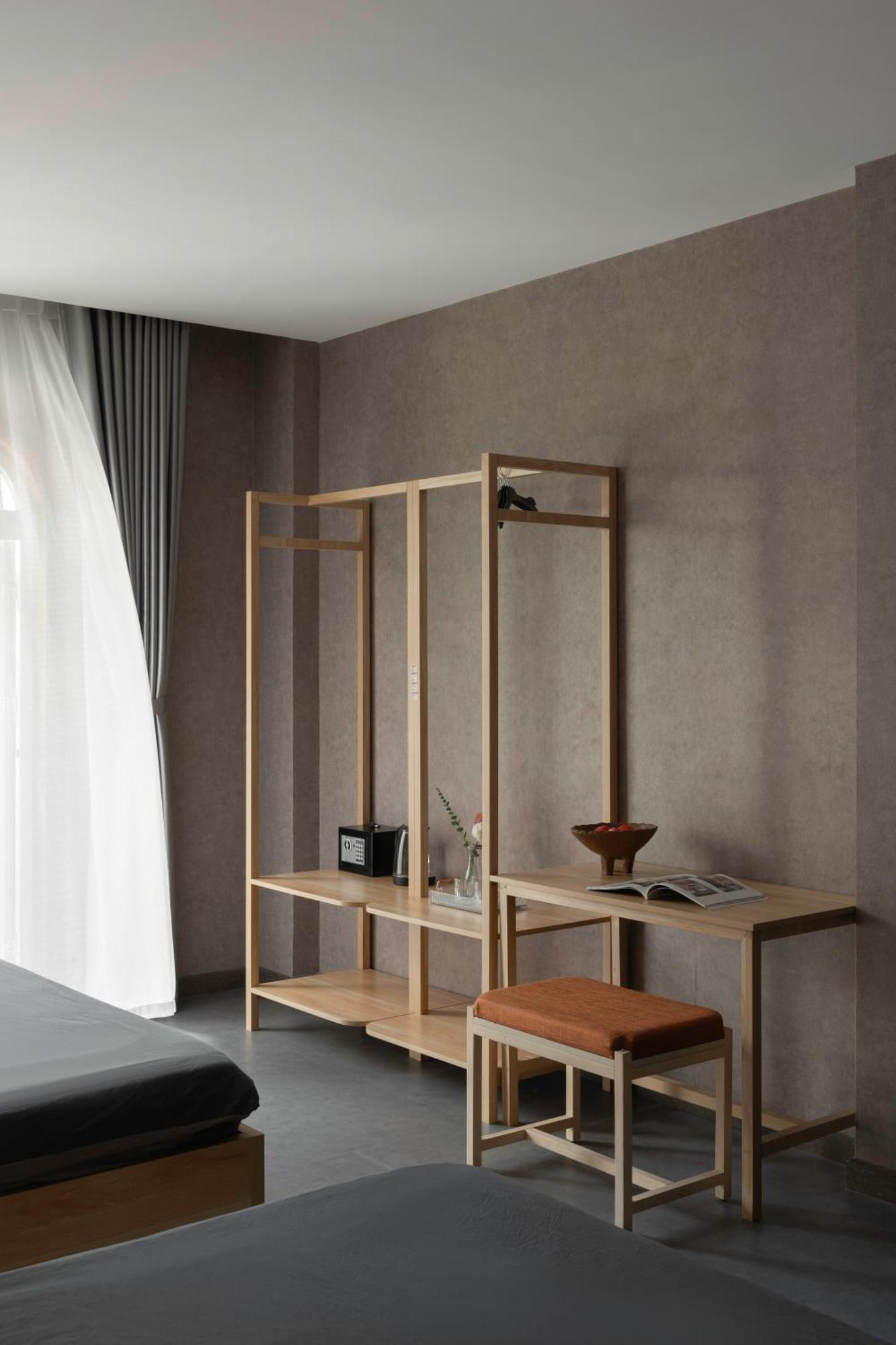 Zeus Living - Khách sạn hẻo lánh *