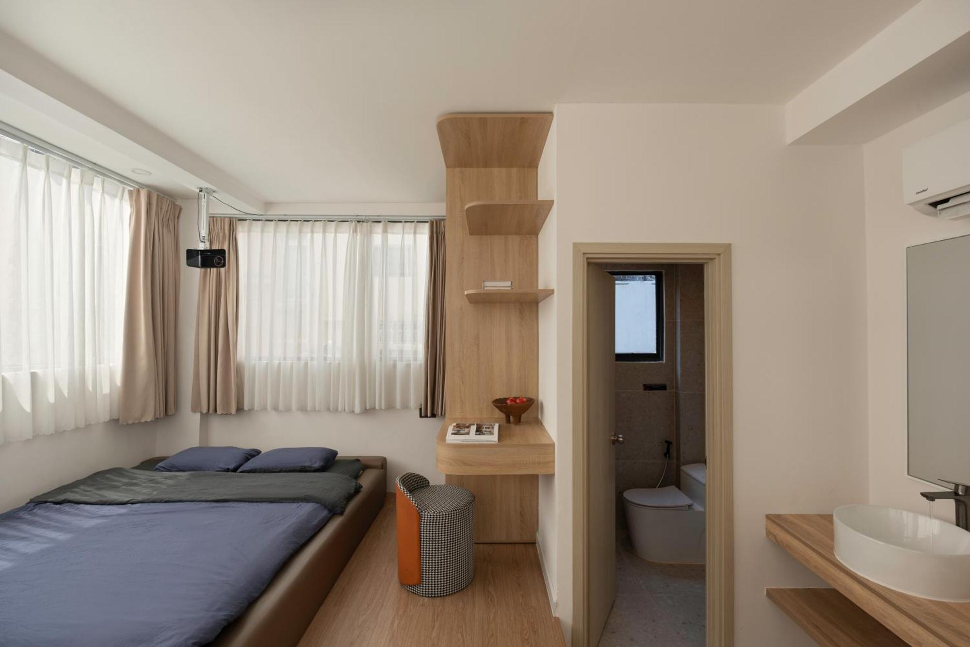 Khách sạn hẻo lánh Zeus Living - *
